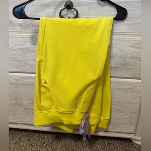 Figs Lifesaver Yellow